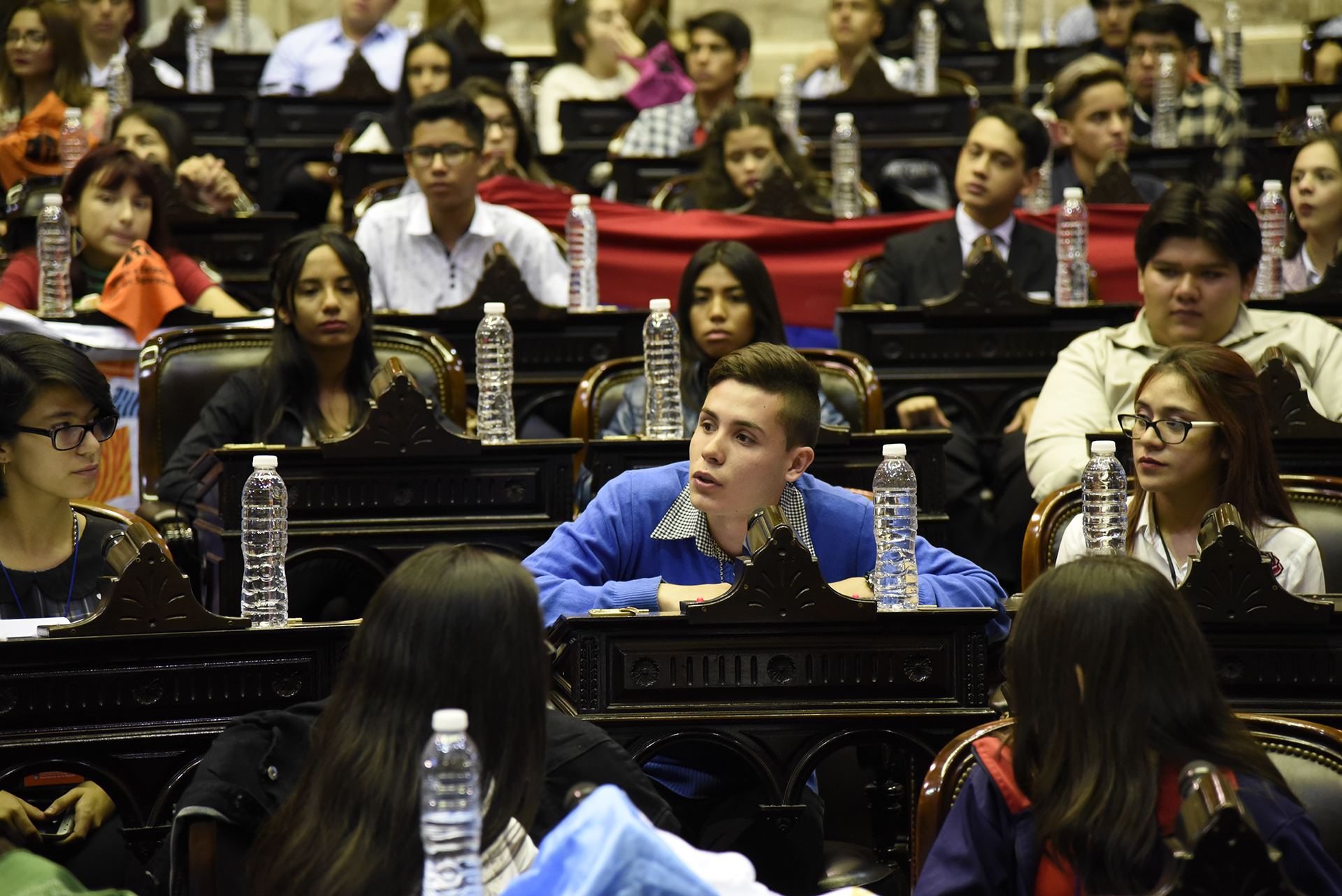 Galeria de imagenes de la noticia ESTUDIANTES SECUNDARIOS DE TODO EL PAÍS SESIONARON EN EL CONGRESO DE LA NACIÓN